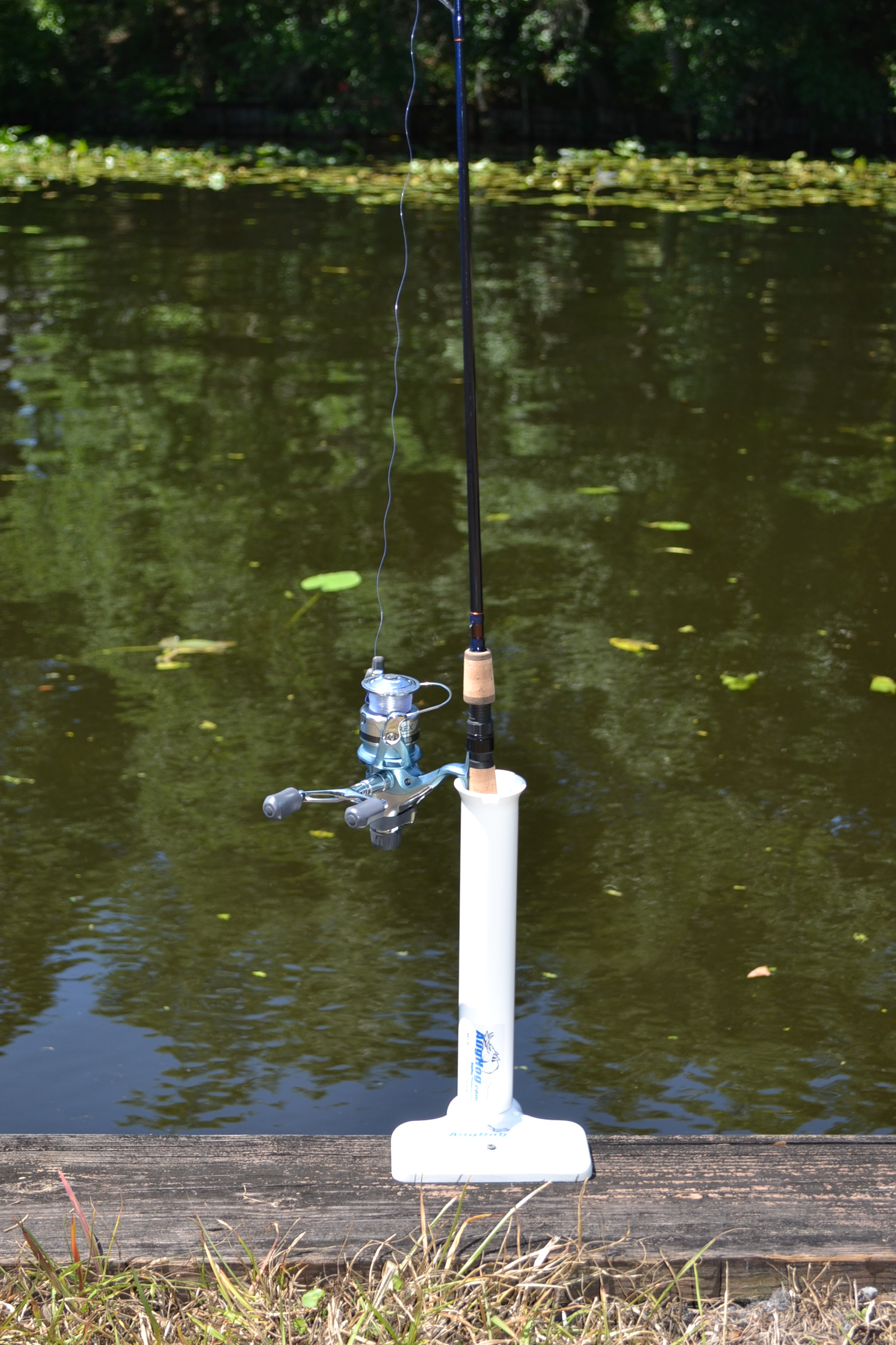 DOCK-A-ROD 90 DEGREE FISHING ROD HOLDER WITH ADAPTER FOR ROUND
